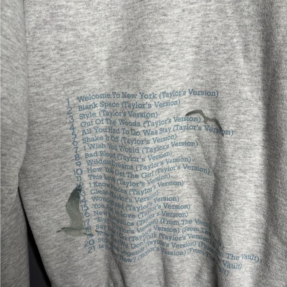 Taylor Swift 1989 Gray Long Sleeve Crewneck Sweatshirt Medium - Picture 8 of 8